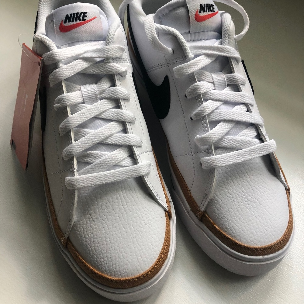 Authentic Womens Nike Court Legacy Size 8